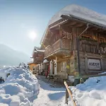 Chalet Almdorf - Luxus Huettenurlaub