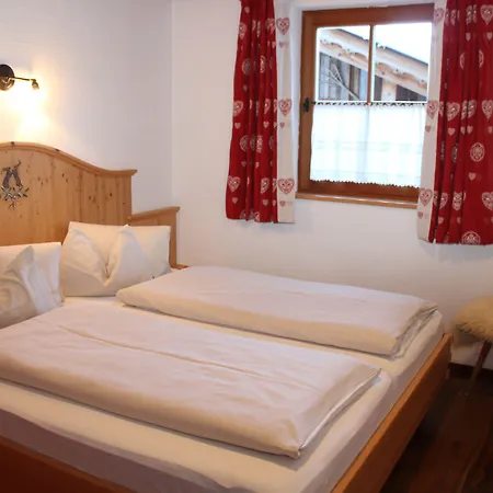 Almdorf - Luxus Huettenurlaub フラッハウ