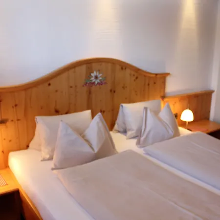 Almdorf - Luxus Huettenurlaub * Flachau