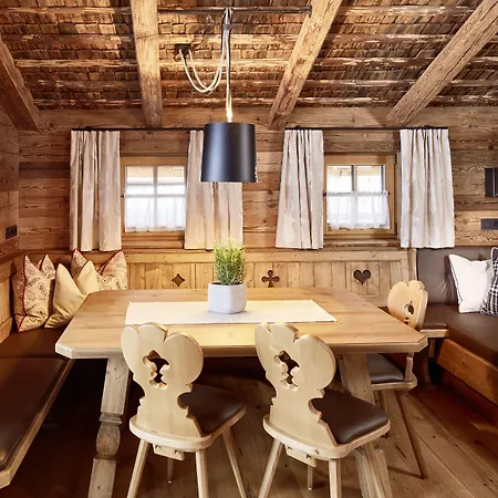 Almdorf - Luxus Huettenurlaub Dağ evi Flachau