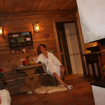 Almdorf - Luxus Huettenurlaub Domek alpejski *