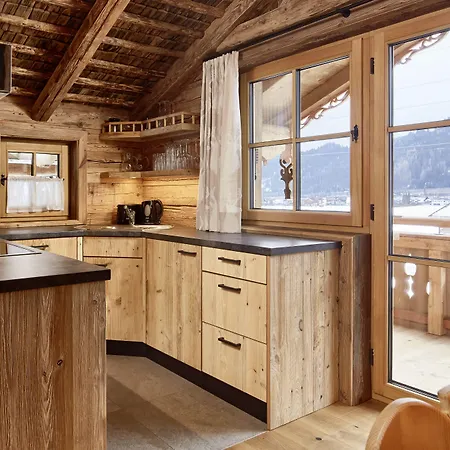 Chalet Almdorf - Luxus Huettenurlaub *