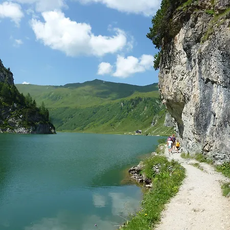 Almdorf - Luxus Huettenurlaub شاليه