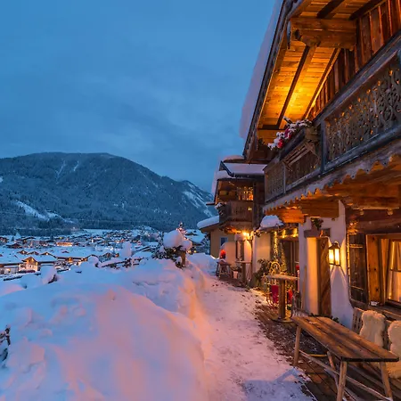 Almdorf - Luxus Huettenurlaub * Flachau
