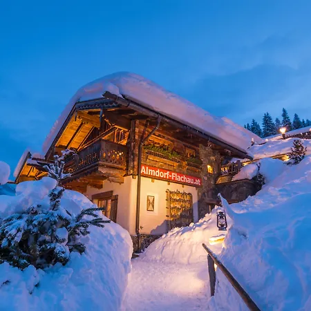 Chalet Almdorf - Luxus Huettenurlaub Flachau