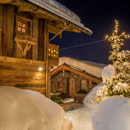 شاليه Almdorf - Luxus Huettenurlaub