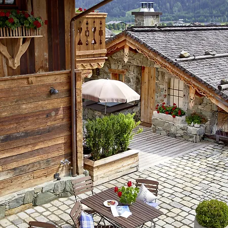 Chalet Almdorf - Luxus Huettenurlaub