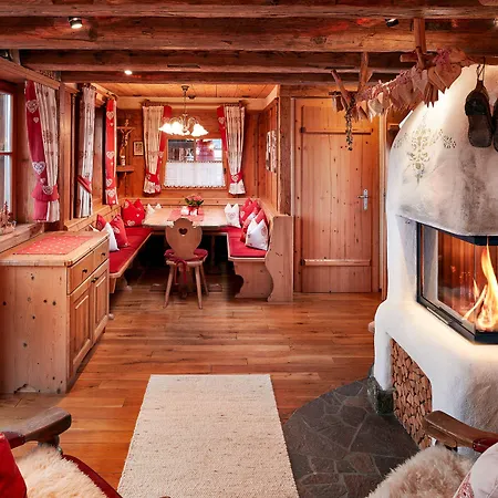 Almdorf - Luxus Huettenurlaub シャレー