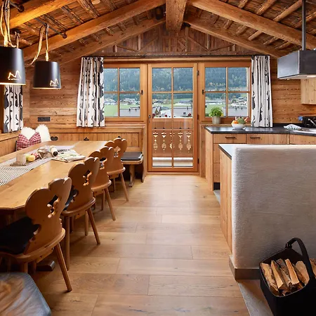 Almdorf - Luxus Huettenurlaub * Flachau