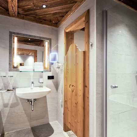Chalet Almdorf - Luxus Huettenurlaub Flachau