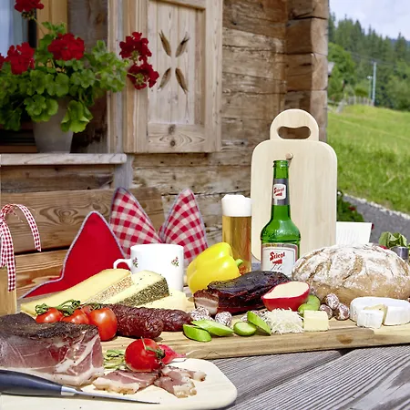 Almdorf - Luxus Huettenurlaub *