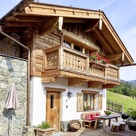 Almdorf - Luxus Huettenurlaub