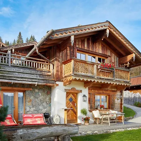 Chalet Almdorf - Luxus Huettenurlaub