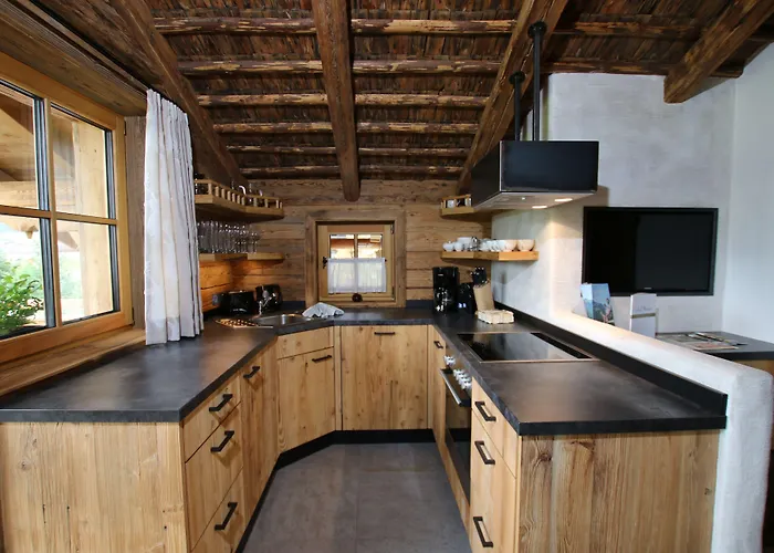 Almdorf - Luxus Huettenurlaub *