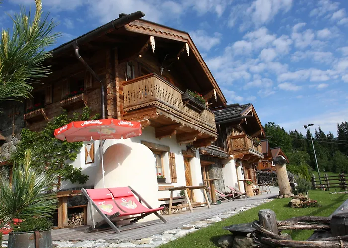 Almdorf - Luxus Huettenurlaub *